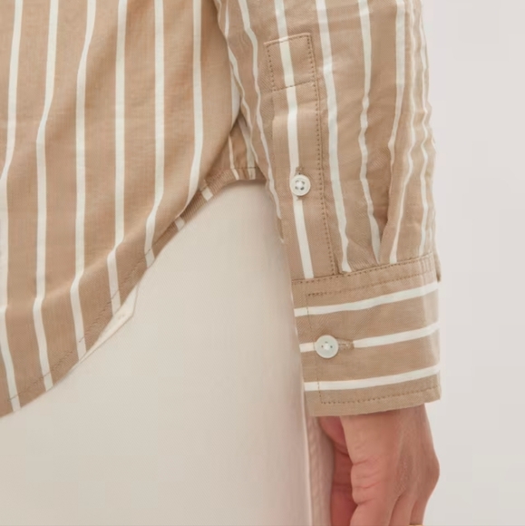 Everlane Must Have Shirt in Silky Cotton. Size 14 - Picture 4 of 10